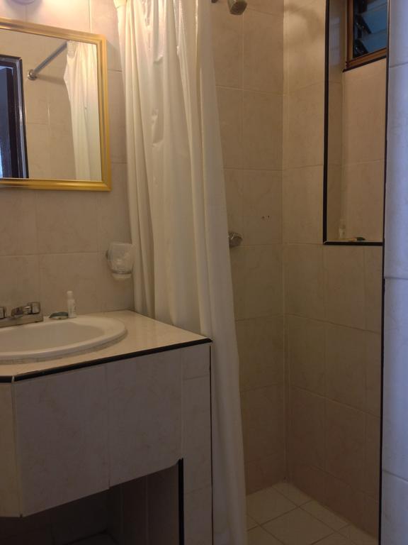 Hotel Colon Express Guadalajara Oda fotoğraf