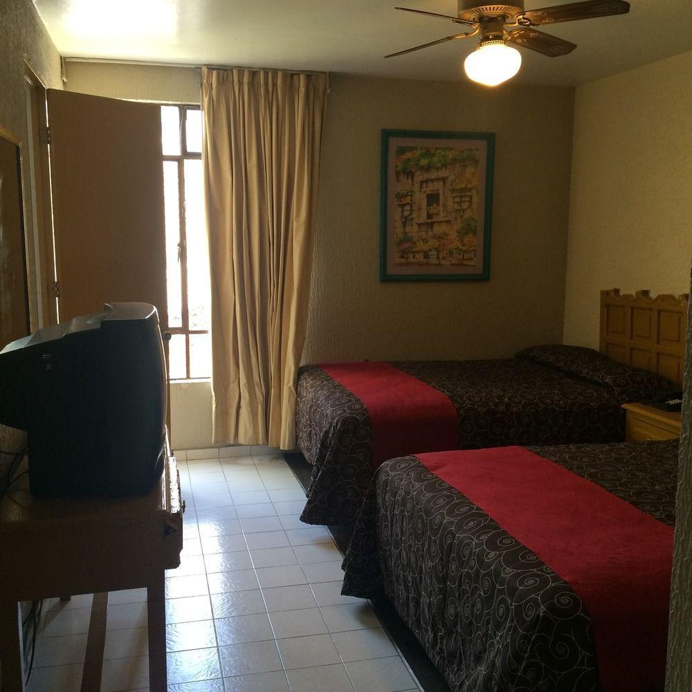 Hotel Colon Express Guadalajara Dış mekan fotoğraf