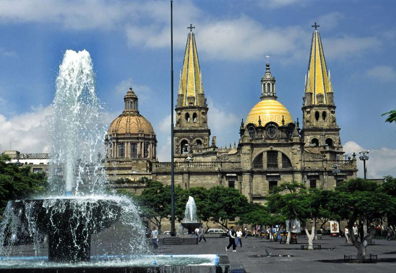 Hotel Colon Express Guadalajara Dış mekan fotoğraf