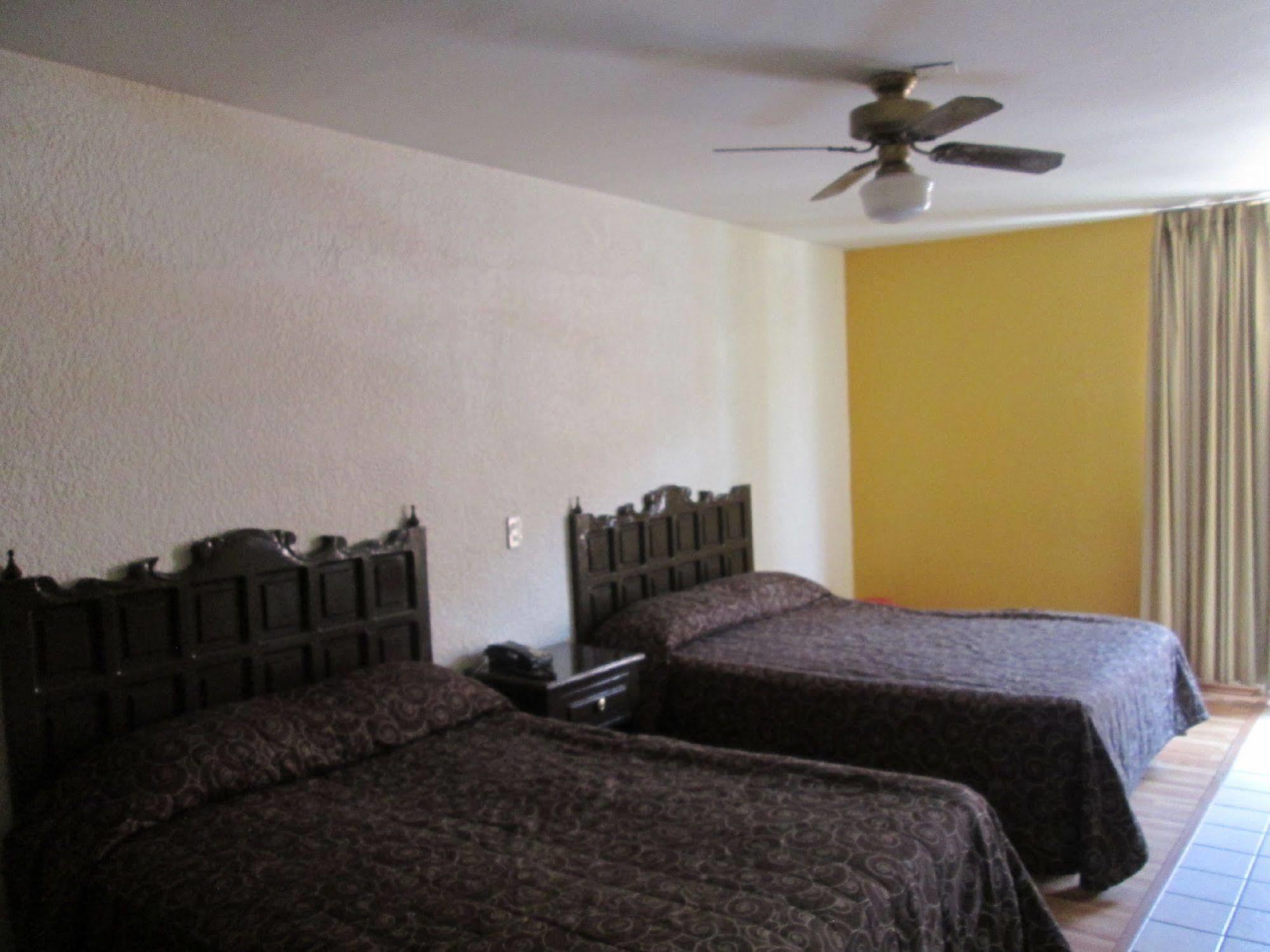 Hotel Colon Express Guadalajara Dış mekan fotoğraf